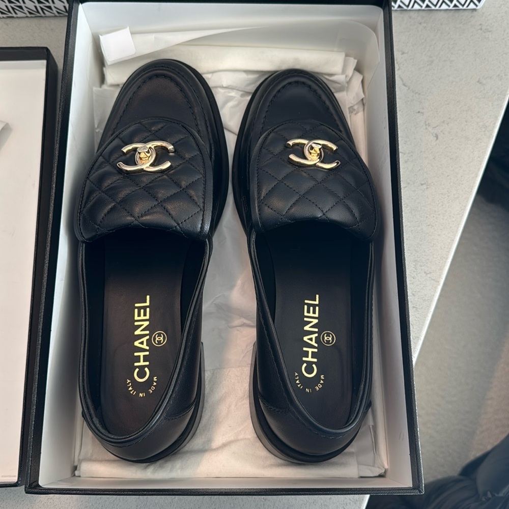 Chanel Turnlock Loafers - Picture 3 of 12